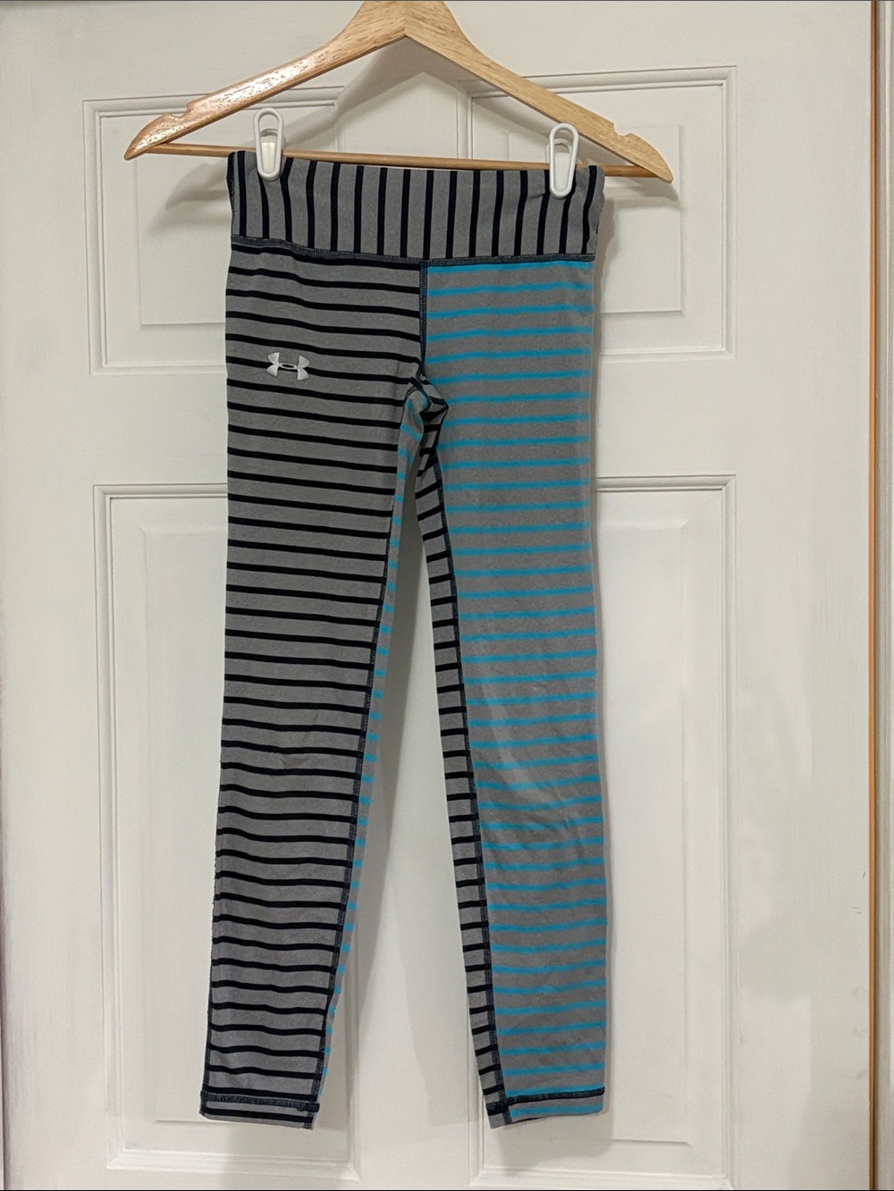 Under Armour Gray & Teal Striped Girls' Leggings - Stretch Performance